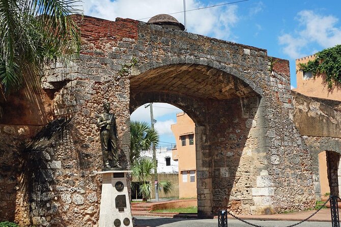 Day Trip to Santo Domingo from Punta Cana - Alcázar de Colón: where the walk turns into real architecture time