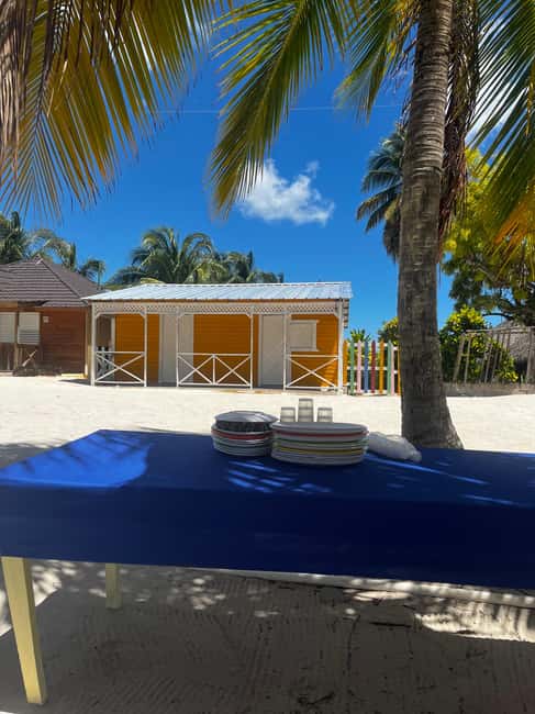 From La Romana: Saona Island for Aida Cruises Passengers - On-board comfort: toilets, shade, and the flow of the day