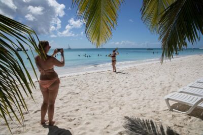 From Punta Cana: Saona Island & Altos de Chavon Day Trip with Lunch and Open Bar - Saona Island beach time: your 3 hours of white sand