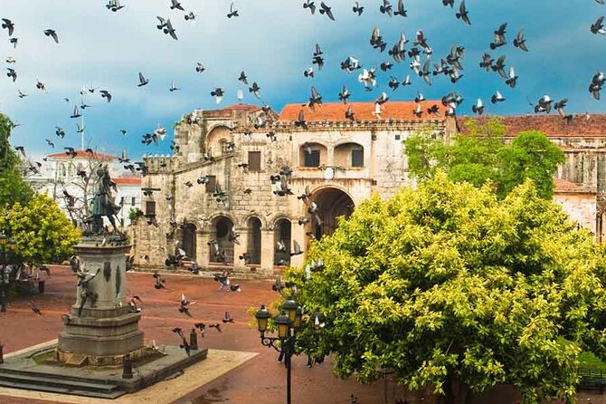 Full Day Santo Domingo City Tour: History of the Caribbean From Punta Cana - Calle Las Damas: the oldest street you can walk through