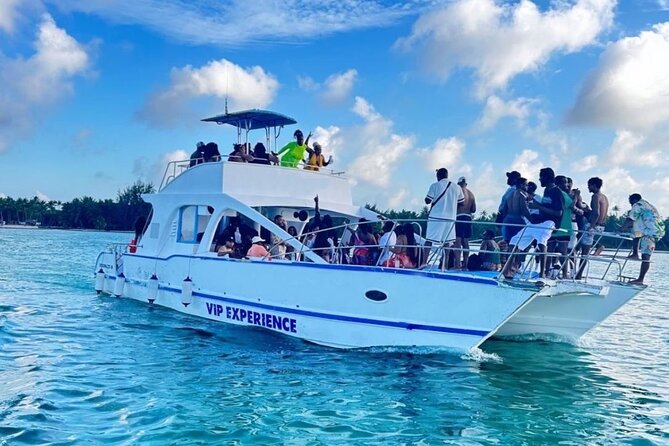 Hip-Hop Party Boat with Dj Live Adults Only and Unlimited Drinks - Key things I’d mark on your map