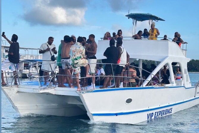 Hip-Hop Party Boat with Dj Live Adults Only and Unlimited Drinks - Entering Punta Cana Party Mode: timing, size, and the adult vibe