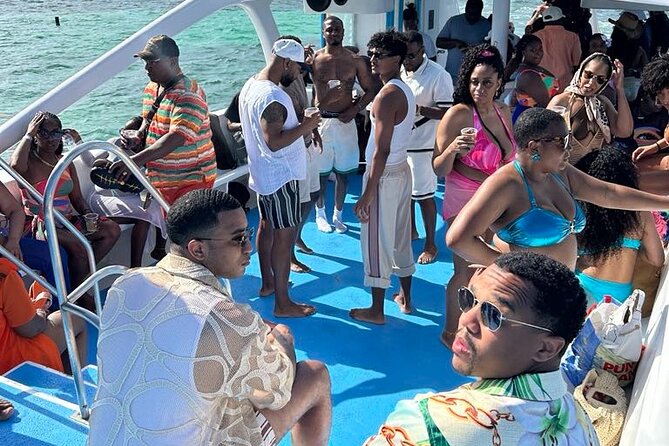 Hip-Hop Party Boat with Dj Live Adults Only and Unlimited Drinks - Open bar and the DJ-led hip-hop energy