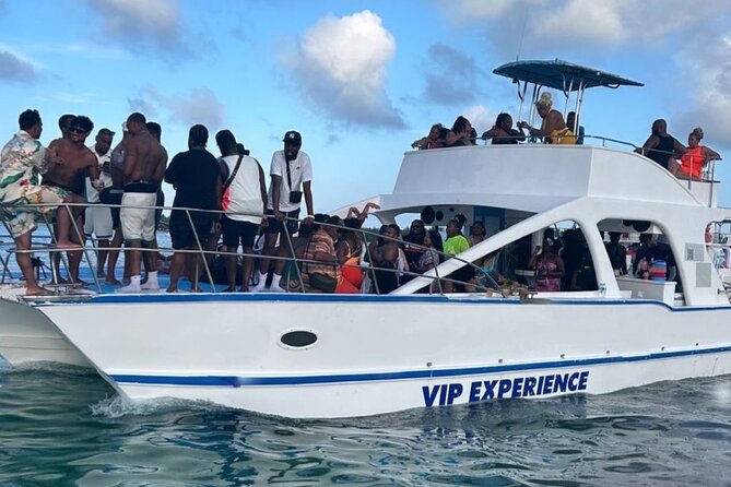 Hip-Hop Party Boat with Dj Live Adults Only and Unlimited Drinks - What to bring so you’re comfortable on deck