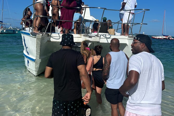 Hip-Hop Party Boat with Dj Live Adults Only and Unlimited Drinks - Transportation: pickup can help, but verify your details