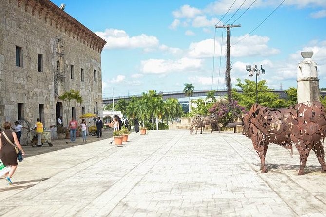 Historical Santo Domingo Day Trip from Punta Cana - Alcázar de Colón: Entering Diego Columbus’s World