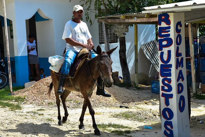Let's do hiking in Punta Cana - Vista Alegre to Anamuya: where the guide makes the hike memorable