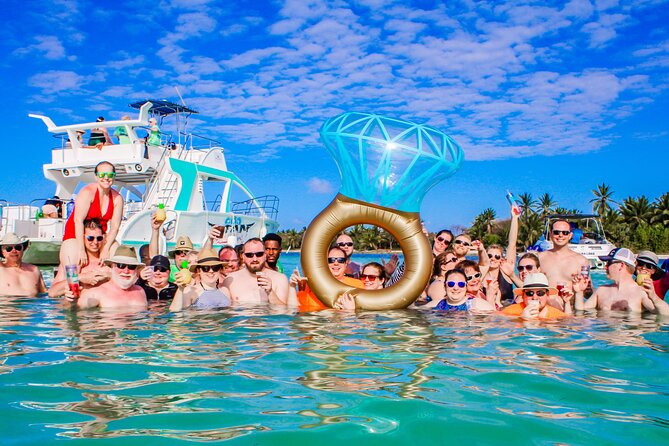 Private Luxury Party Boat with Slide - Pickup and timing: how to reduce the chance of a bumpy start