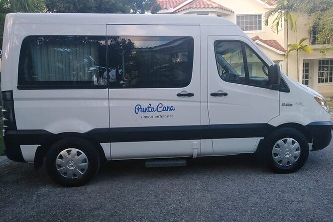 Private Round Trip Airport Transfer Bavaro Hotels - Round-trip planning: arriving, then leaving on time