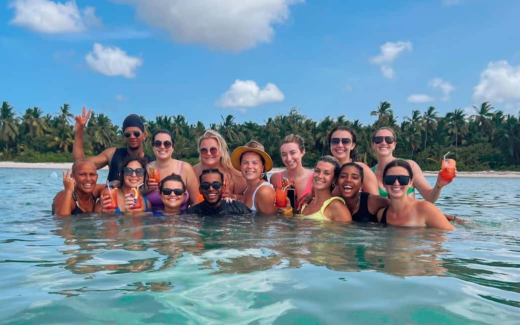 Punta Cana: Booze Cruise with Snorkel and Natural Pool Stop - What to bring so you do not suffer later
