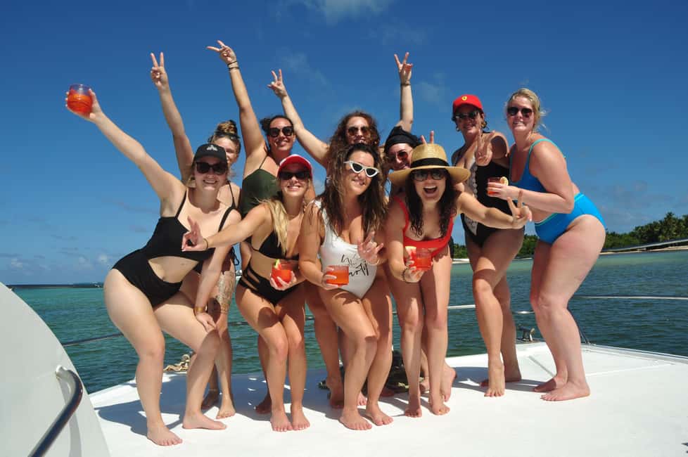 Punta Cana: Booze Cruise with Snorkel and Natural Pool Stop - Reef snorkeling stop: how to make 35 minutes count
