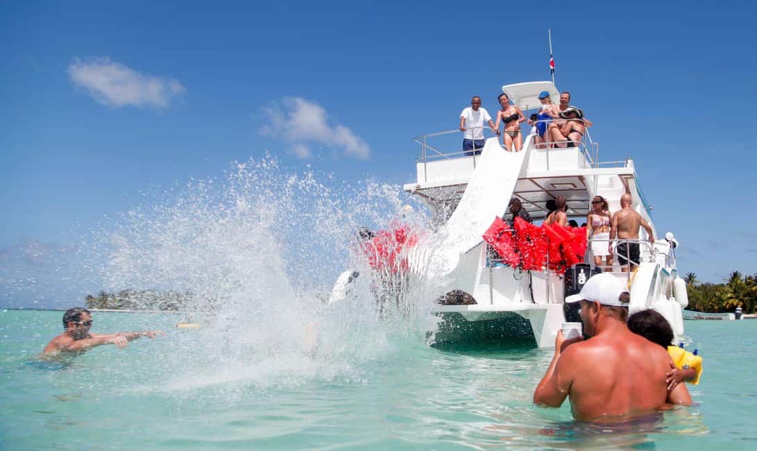 Punta Cana: Catamaran Boat Party with Unlimited Drinks - Booking Smart With Kayleeg Tour and Travel SRL
