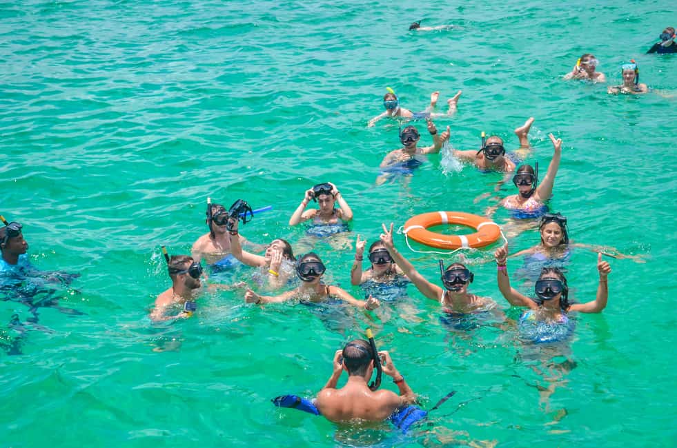 Punta Cana: Catamaran Family Tour - The cruise along the Bávaro coast: the part many people forget to value