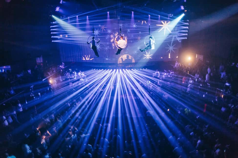 Punta Cana: Coco Bongo Nightclub Experience with Transfer - Timing: Pickup at 6:30–7:30 PM, Doors at 8:00 PM, Show at 9:00 PM