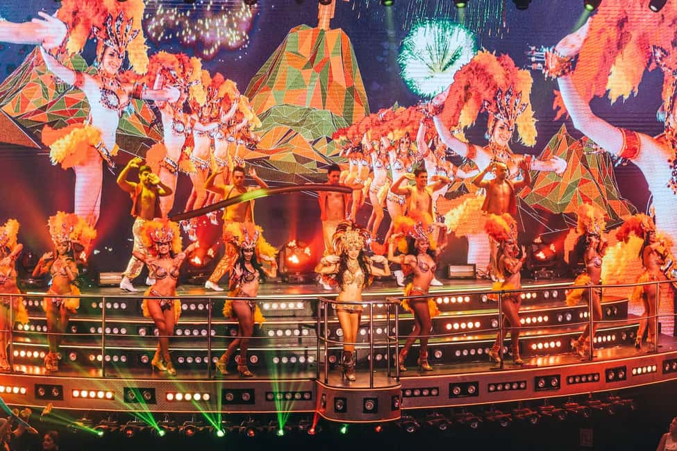 Punta Cana: CocoBongo Entry with Entertainment and Open Bar - Entering the Coco Bongo Machine in Punta Cana