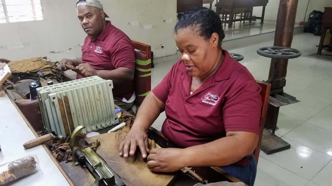 Punta Cana: Don Lucas Cigar Factory & Rum Tour with Pickup - Pickup and getting there: Punta Cana and Bávaro convenience
