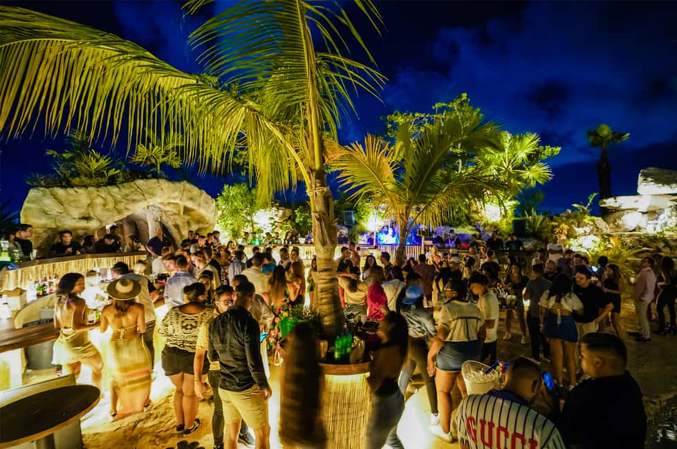 Punta Cana: Maroca Club Open Bar (Entry, Drinks & Transfers) - Maroca Club in a Punta Cana cenote: what makes it feel special