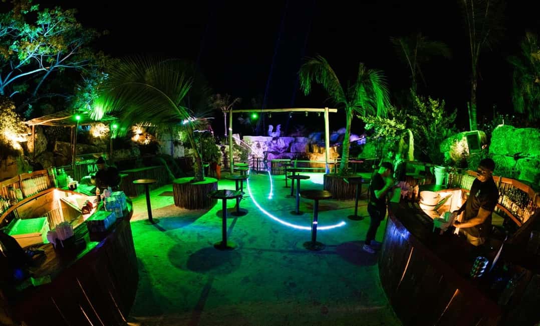 Punta Cana: Maroca Club Open Bar (Entry, Drinks & Transfers) - Drinks: what the included tickets cover (and what costs extra)