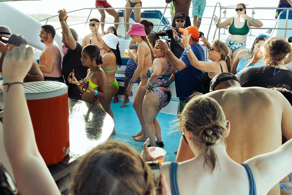 Punta Cana Party Boat (Adults only) - Snorkeling With Gear and the Natural Pool: What to Expect Underwater