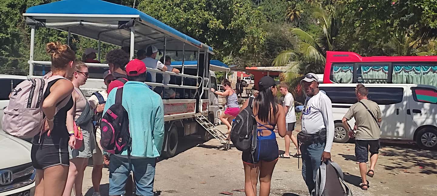 Punta Cana: Samaná Bay, Bacardí Island ^ El Limón Waterfall - What to Pack and How to Handle a Day That Moves Fast