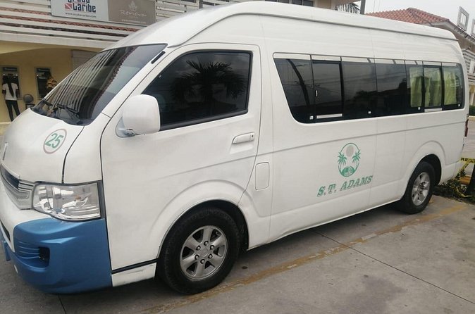 Roundtrip Private Transfers from Punta Cana Airport (PUJ) - Finding your driver: what makes it easy once you know the pattern