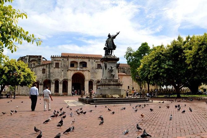 Santo Domingo City - Full Day All Inclusive Tour - Lunch break and staying comfortable in the heat
