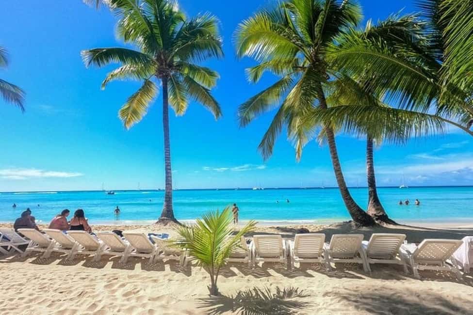 Saona Island: Catamaran/Speedboat Tour to a Dream Beach - Guides and Onboard Energy: The Human Part of the Day