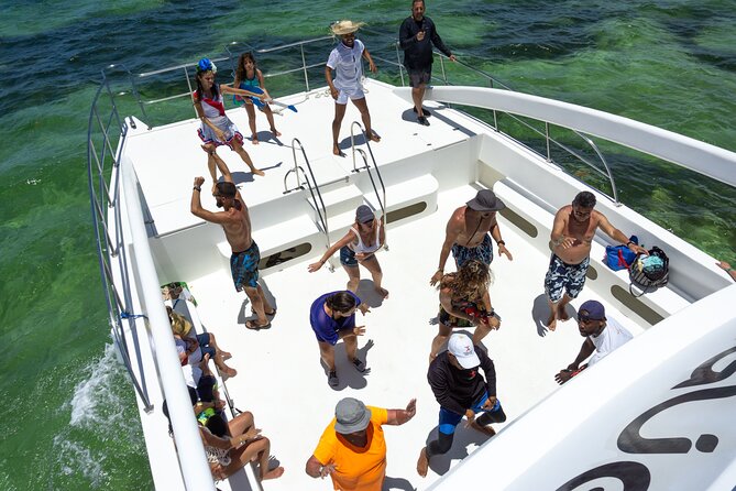 Taiguey Emotion Show - The onboard show: Ivan’s hosting energy, dancers, and a sax player moment